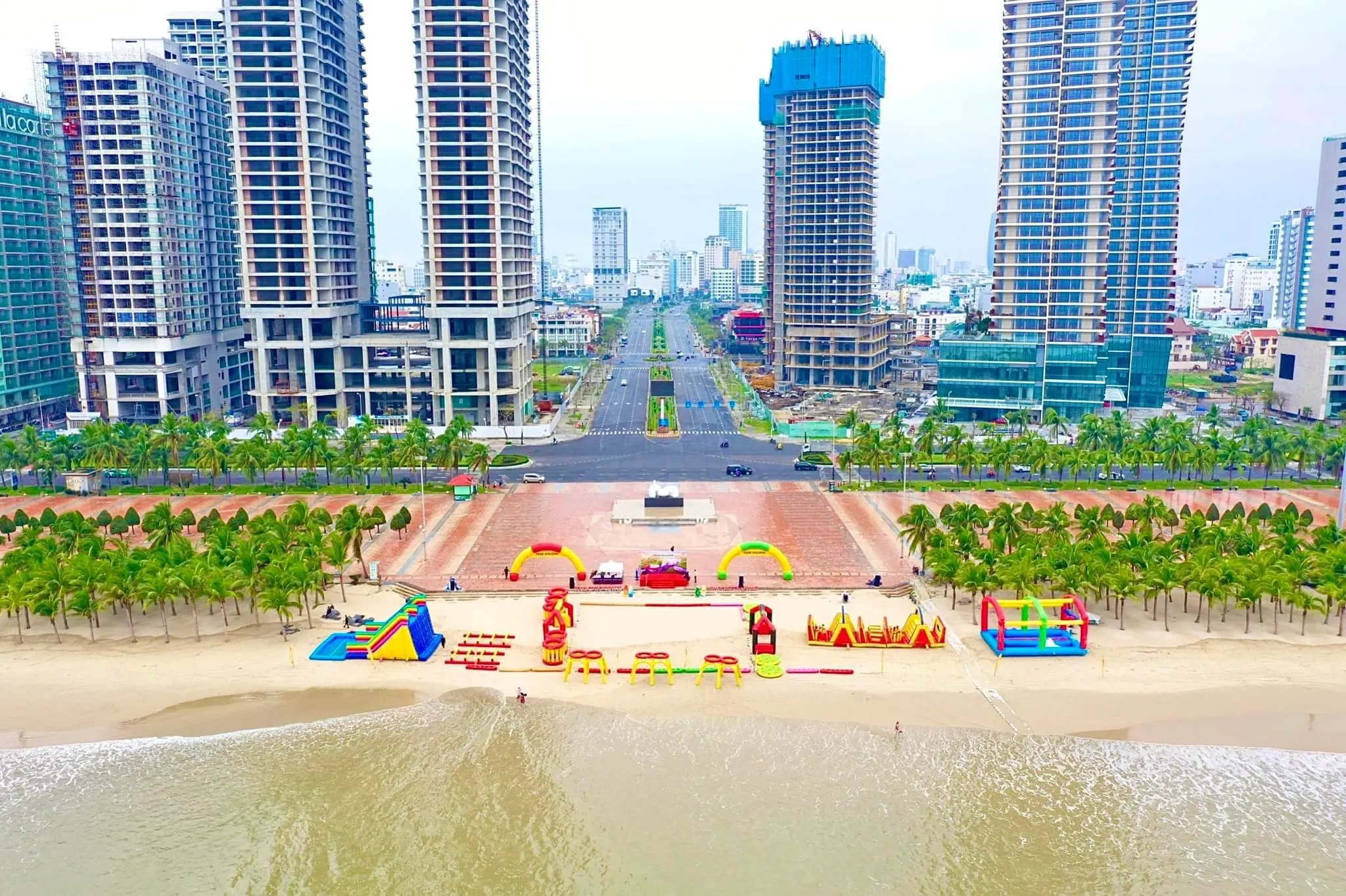 Công viên Biển Đông Công viên Biển Đông