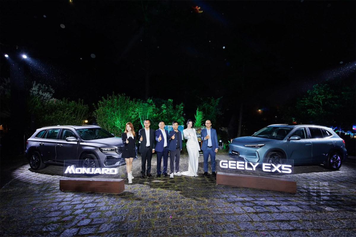 Khoảnh khắc sản phẩm mới chính thức xuất hiện dưới hiệu ứng ánh sáng và khói lửa vô cùng ấn tượng.