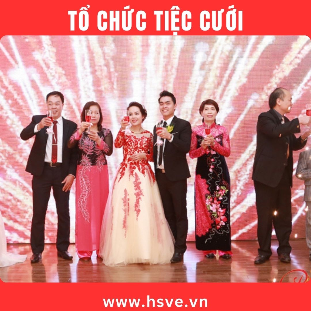 Nâng ly khai tiệc Nâng ly khai tiệc