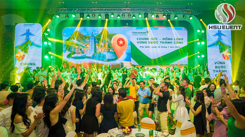 Hệ thống âm thanh ánh sáng và khung truss nhôm viettruss cho teambuilding , gala dinner
