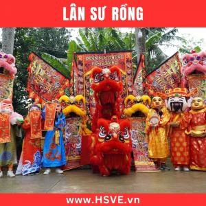 Lion Dance Team Performs According to Customer Request