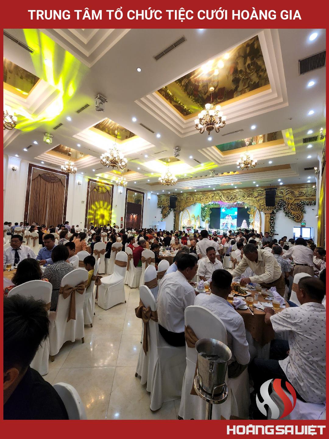 Trung Tâm Tổ Chức Tiệc Cưới Hoàng Gia Trung Tâm Tổ Chức Tiệc Cưới Hoàng Gia
